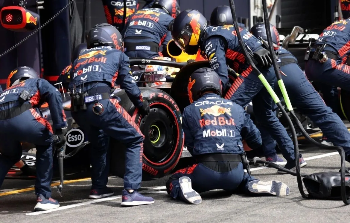 Red Bull Executes Spa's Fastest Pit Stop