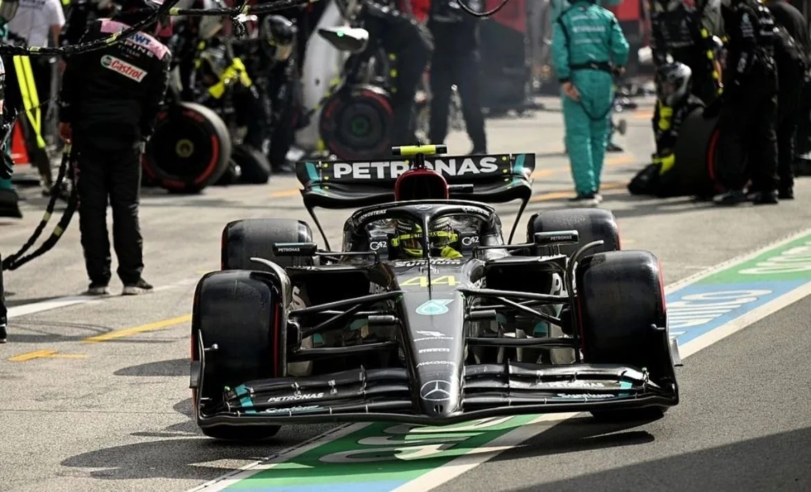 Stewards Penalize Mercedes Over Pit Lane Scare
