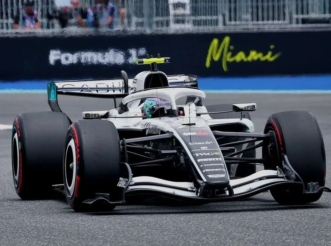 American Manufacturers Support F1 V8 Return